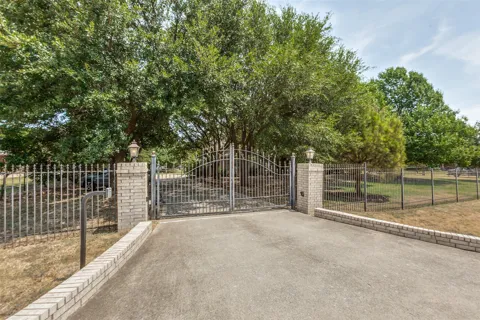 4306 Willow Ridge Drive