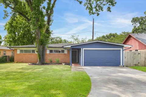 1865 Dolphin Drive