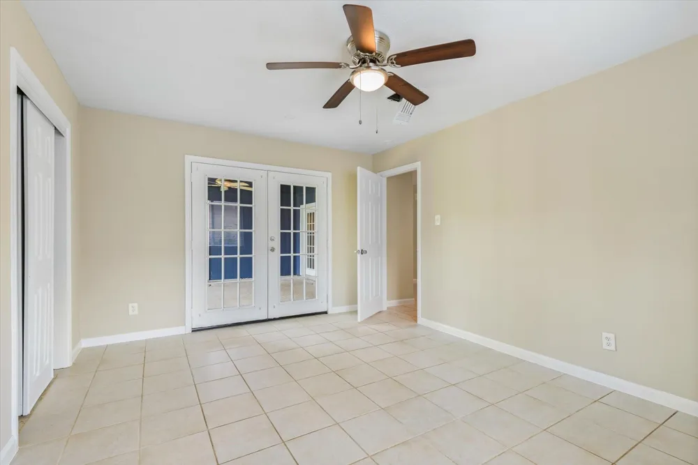 1865 Dolphin Drive Seabrook, TX 77586