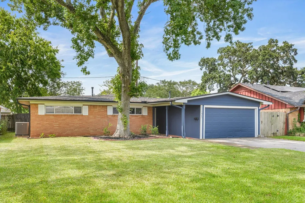 1865 Dolphin Drive Seabrook, TX 77586