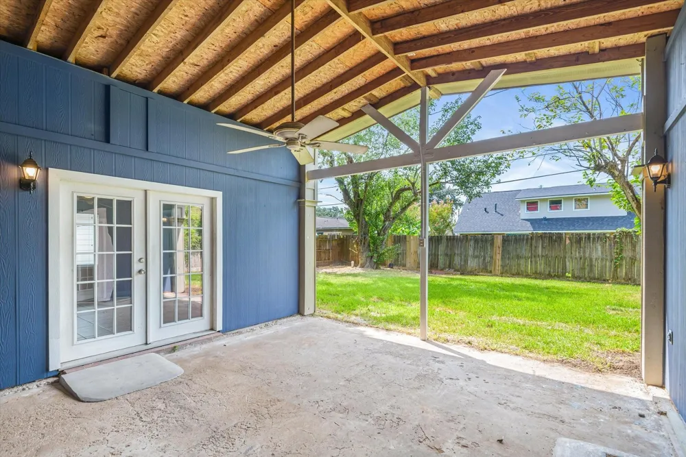 1865 Dolphin Drive Seabrook, TX 77586