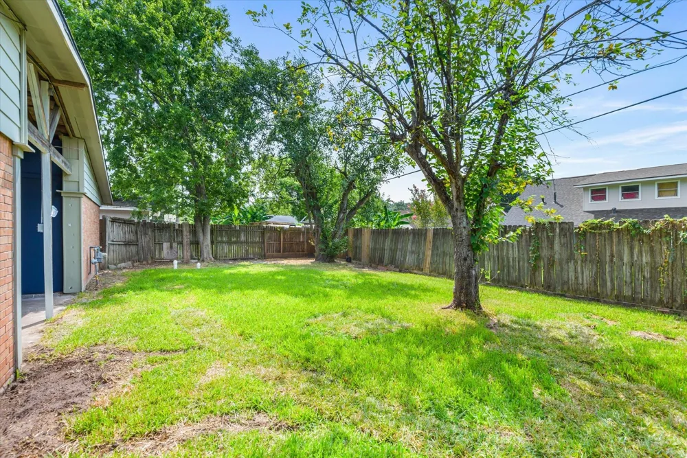 1865 Dolphin Drive Seabrook, TX 77586