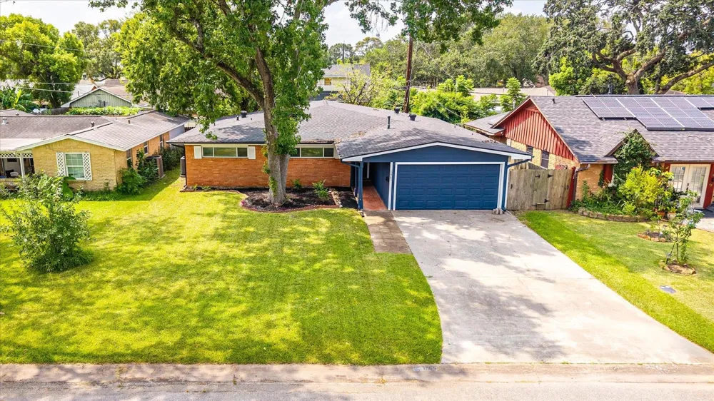 1865 Dolphin Drive Seabrook, TX 77586