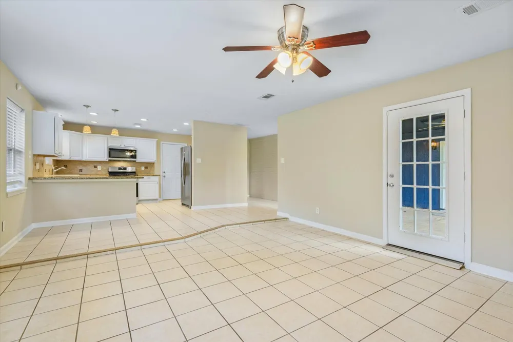 1865 Dolphin Drive Seabrook, TX 77586