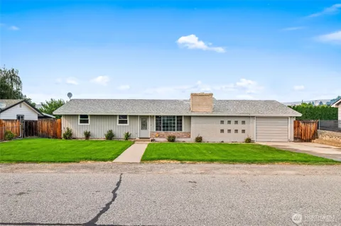 203 SE 1st