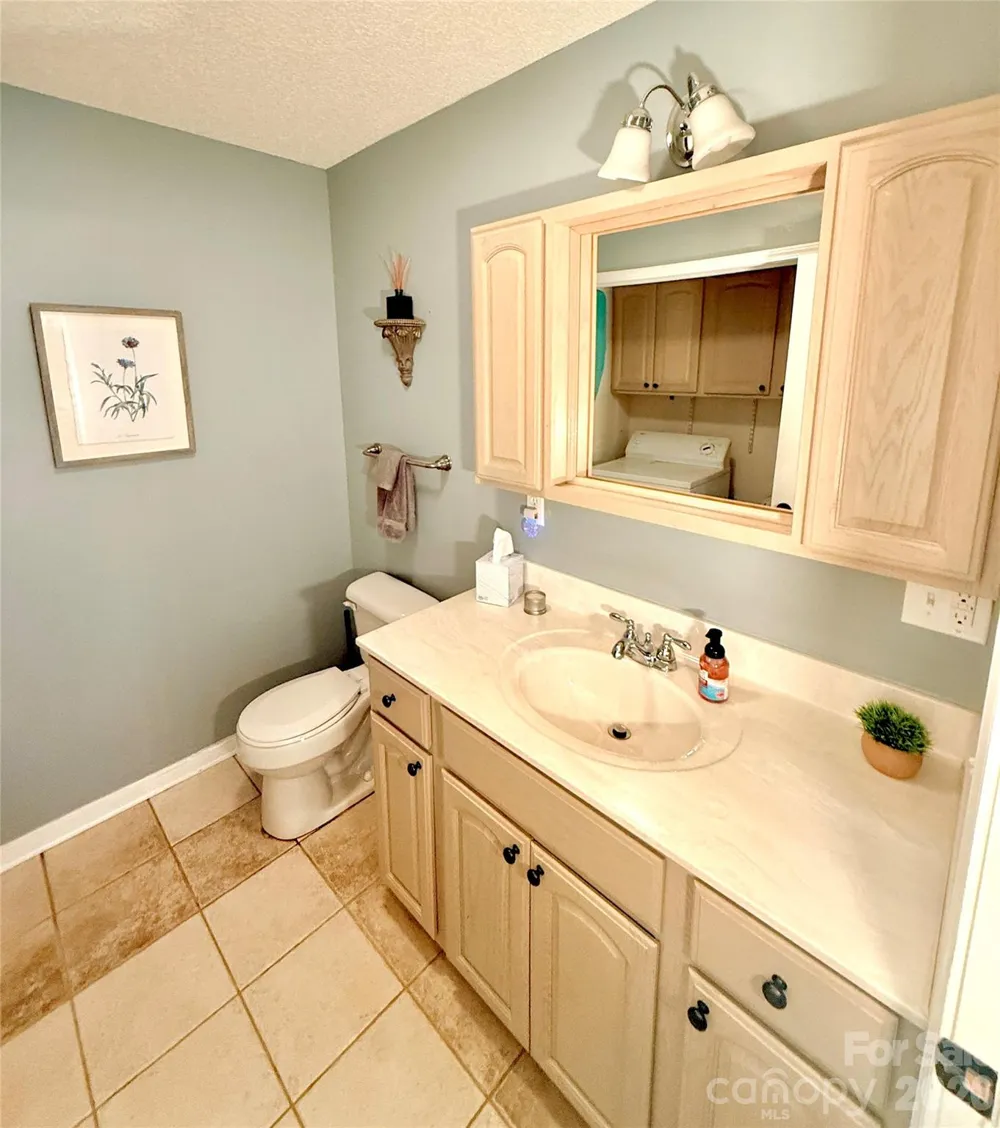 2031 Cam Drive Morganton, NC 28655