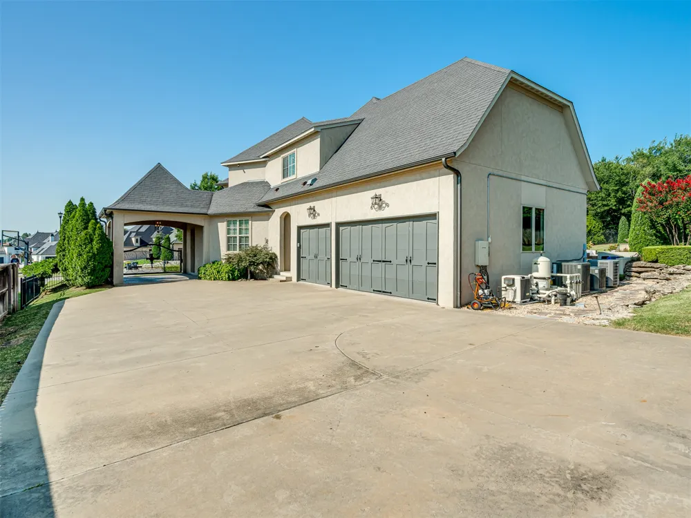 10704 S Holley Street Jenks, OK 74037