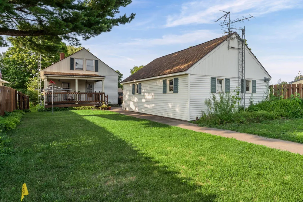 423 S 1st Street La Crescent, MN 55947