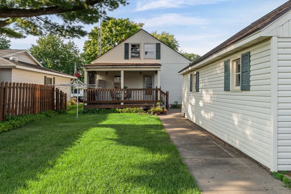423 S 1st Street La Crescent, MN 55947