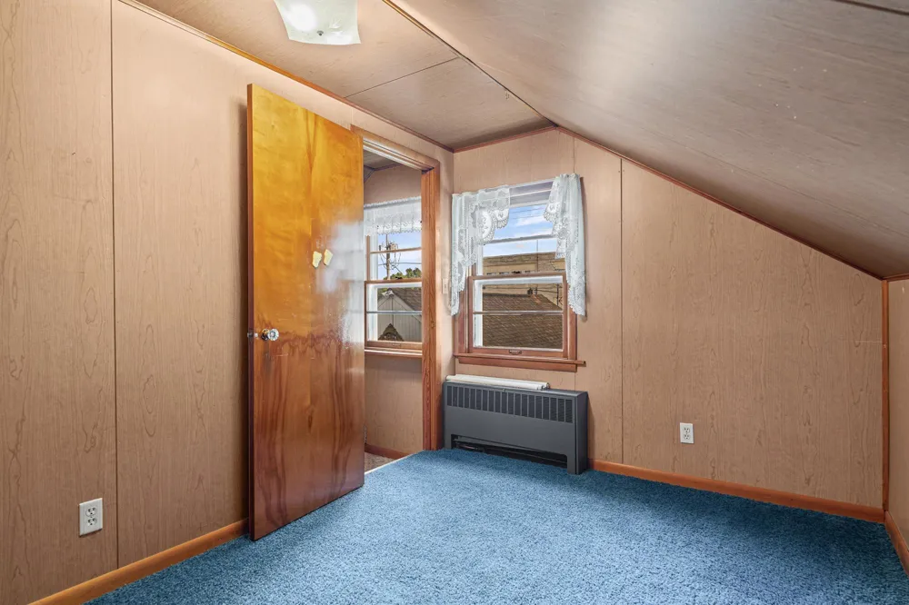 423 S 1st Street La Crescent, MN 55947
