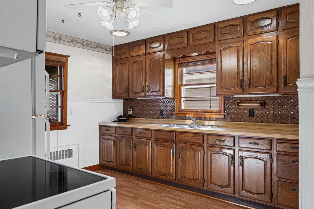 423 S 1st Street La Crescent, MN 55947
