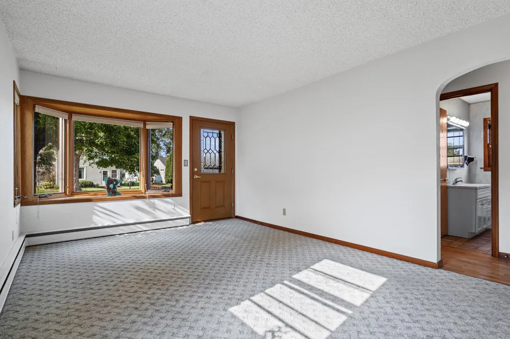 423 S 1st Street La Crescent, MN 55947