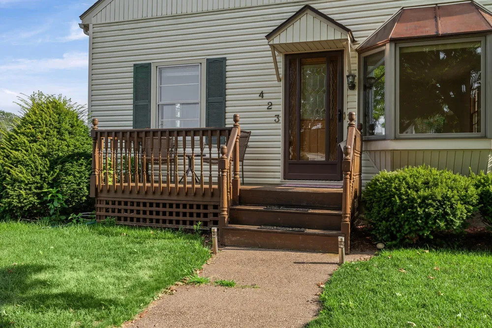 423 S 1st Street La Crescent, MN 55947