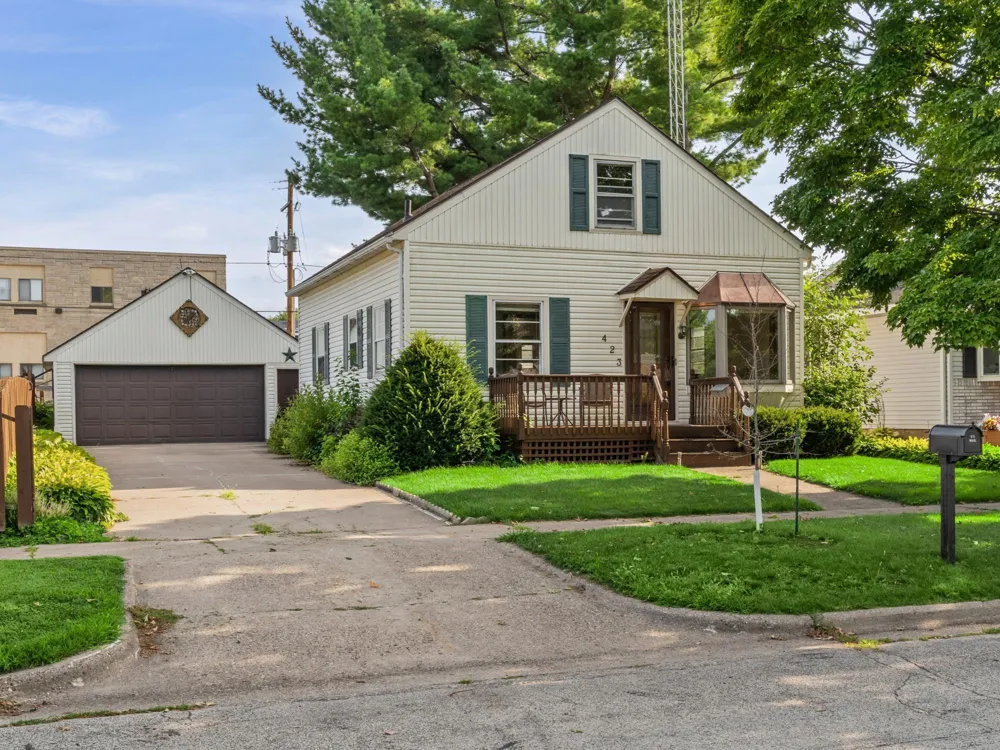 423 S 1st Street La Crescent, MN 55947