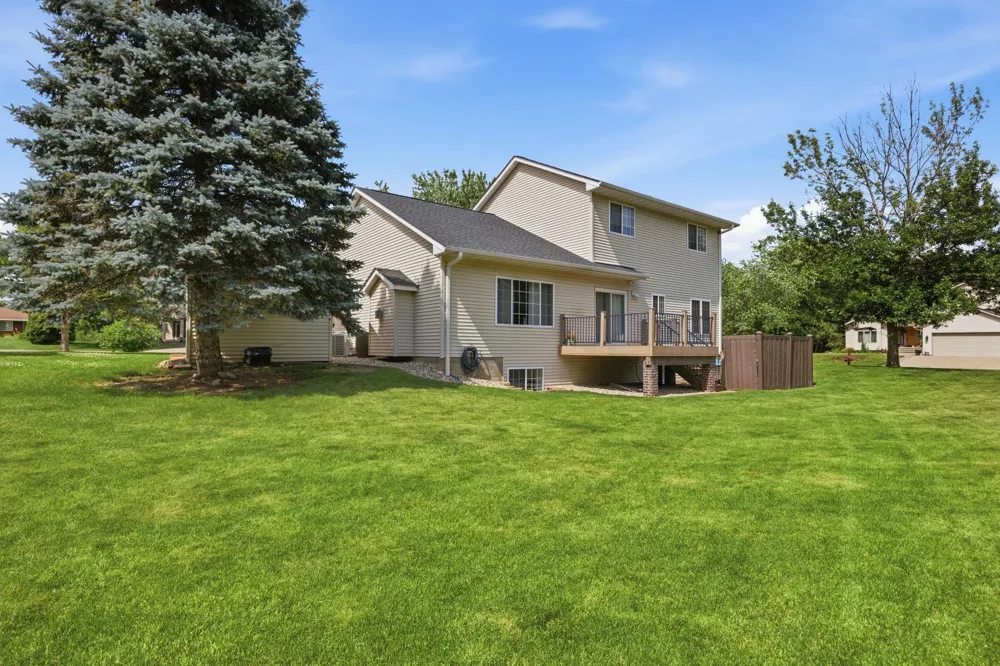 955 Park Drive Belle Plaine, MN 56011