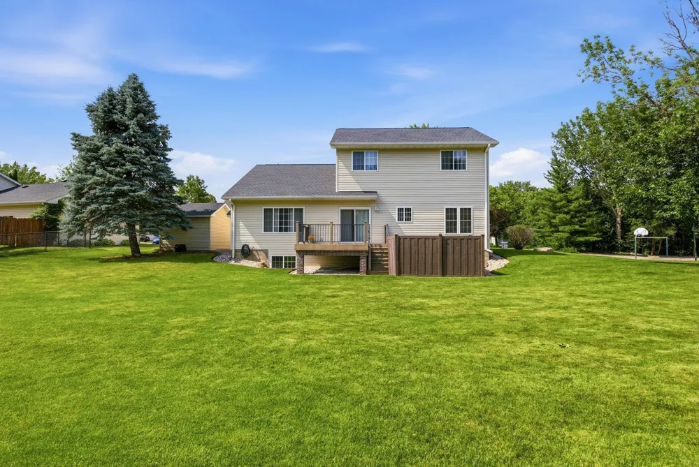 955 Park Drive Belle Plaine, MN 56011