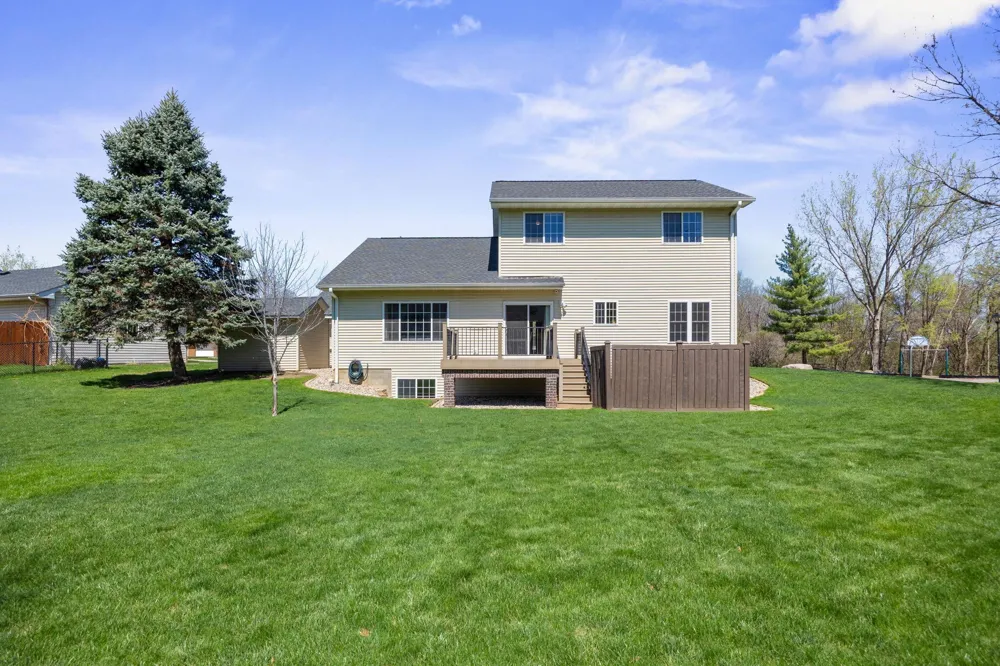 955 Park Drive Belle Plaine, MN 56011