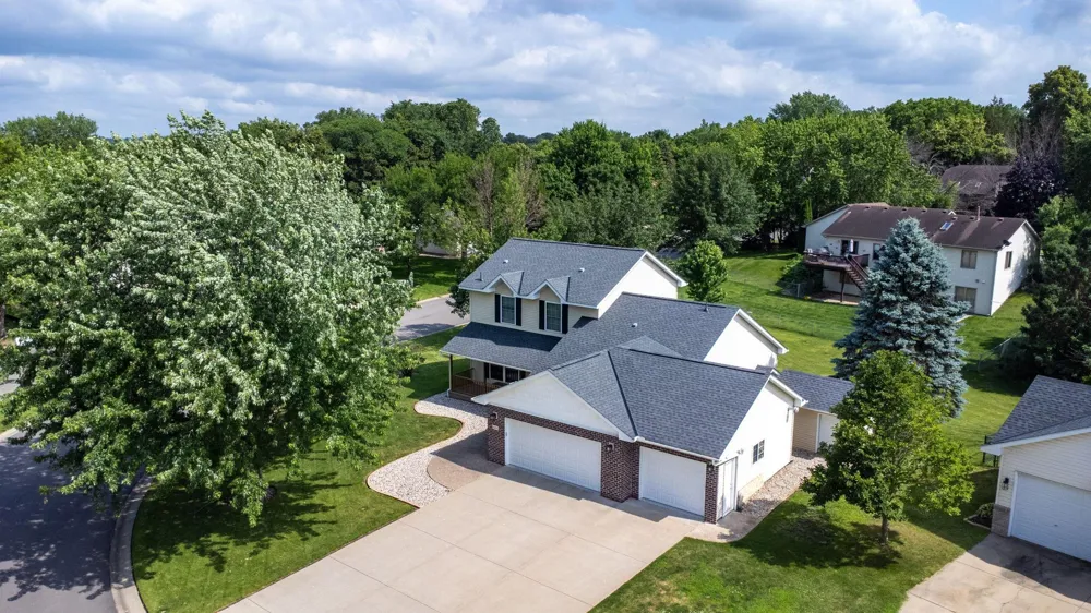 955 Park Drive Belle Plaine, MN 56011