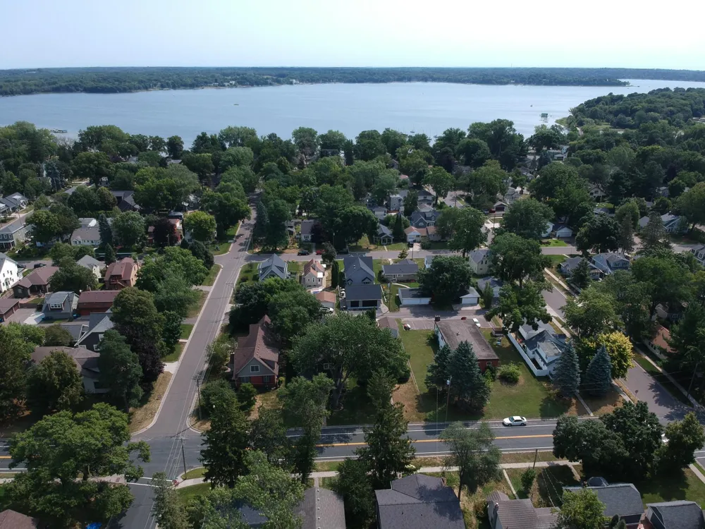 4887 Stewart Avenue White Bear Lake, MN 55110