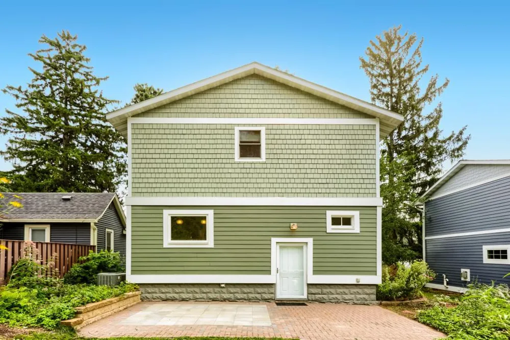 4887 Stewart Avenue White Bear Lake, MN 55110