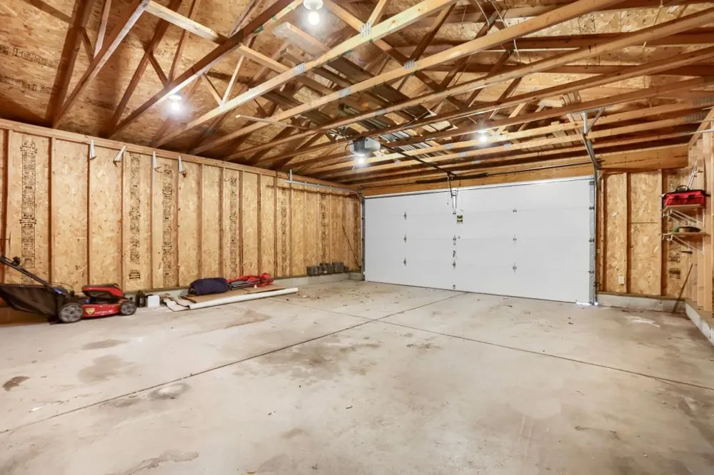 4887 Stewart Avenue White Bear Lake, MN 55110