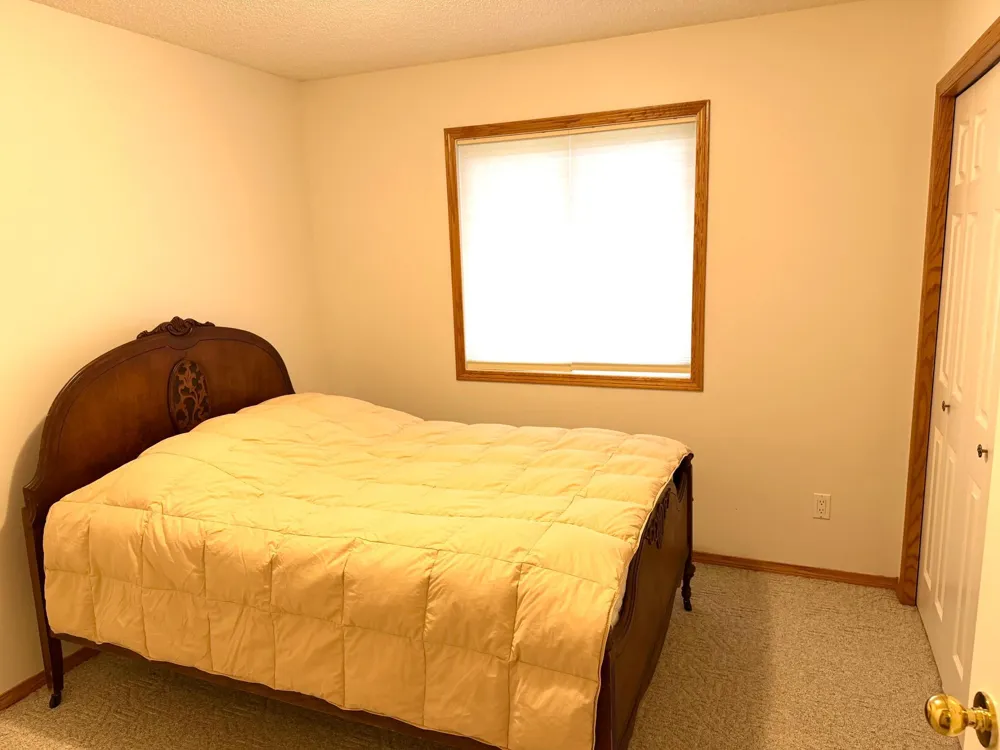 407 Oak Crest Boulevard Roseau, MN 56751