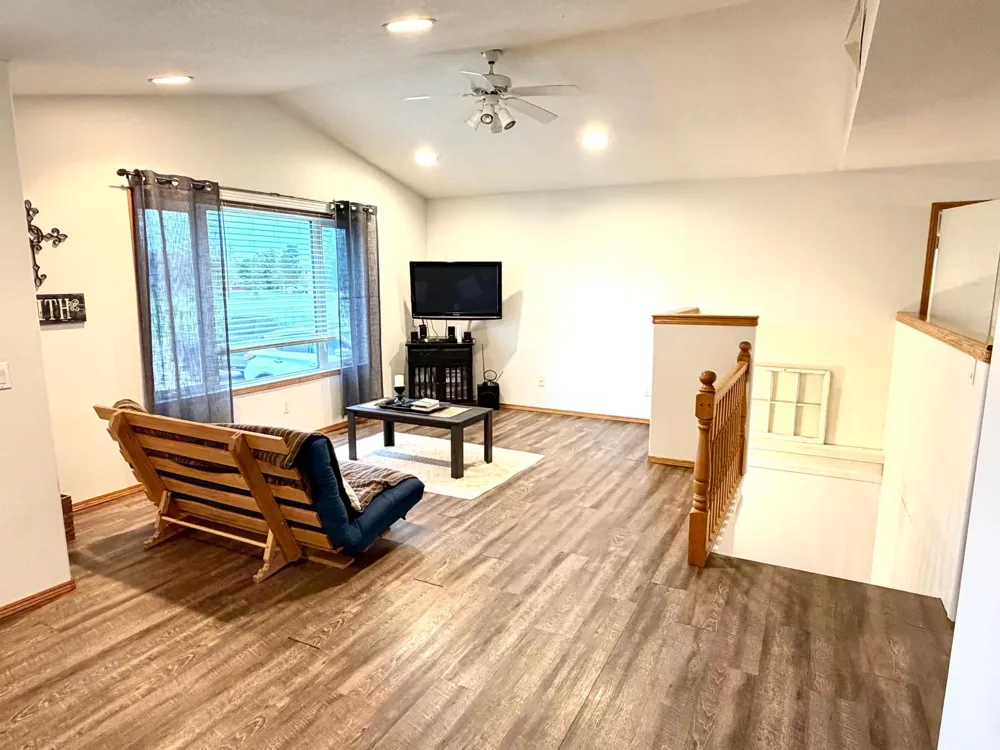 407 Oak Crest Boulevard Roseau, MN 56751