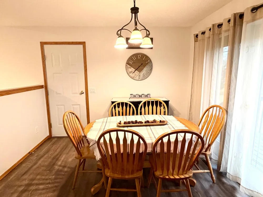 407 Oak Crest Boulevard Roseau, MN 56751