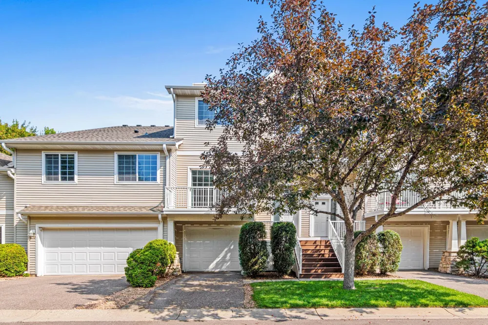 652 Willoughby Way W Minnetonka, MN 55305