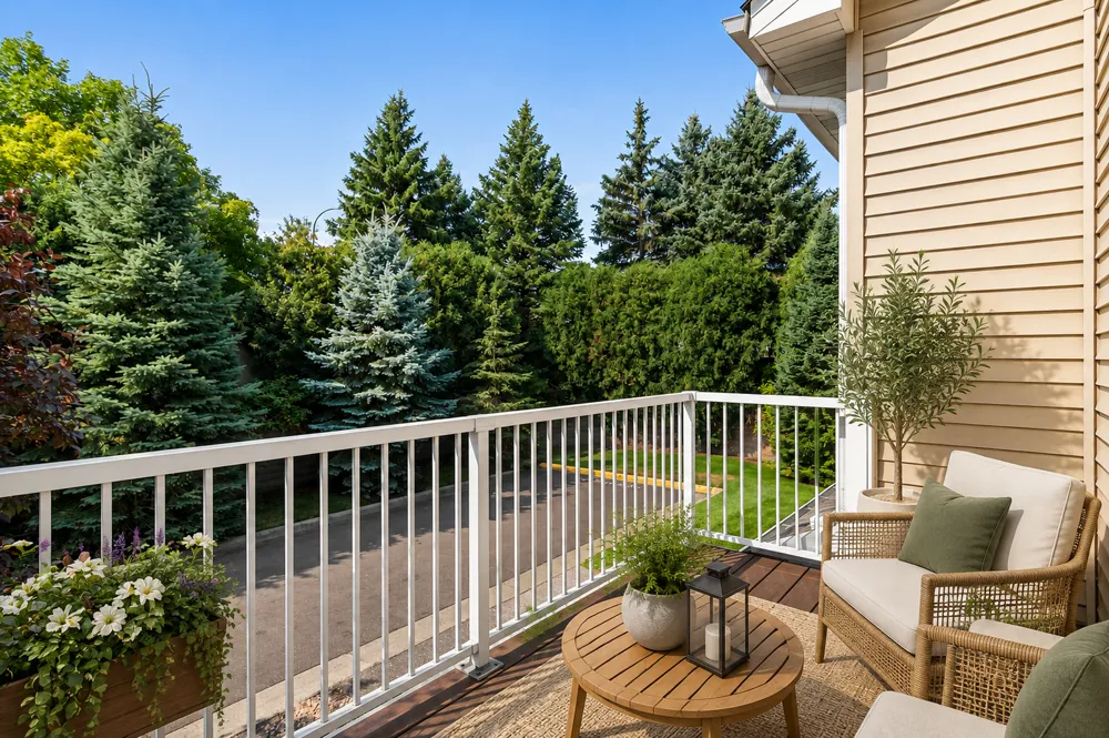 652 Willoughby Way W Minnetonka, MN 55305