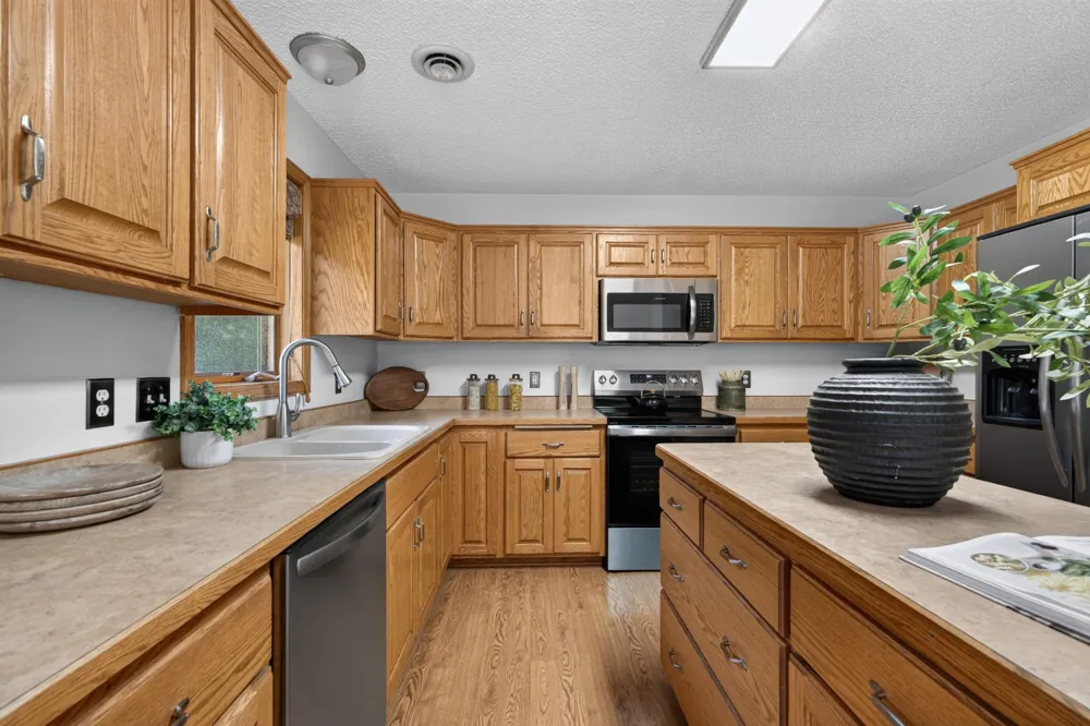 10288 Kali Avenue NE Albertville, MN 55301