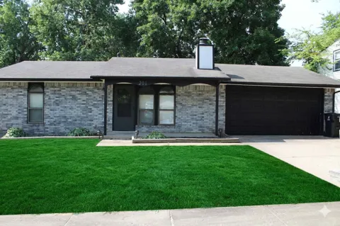 201 W Waco Street
