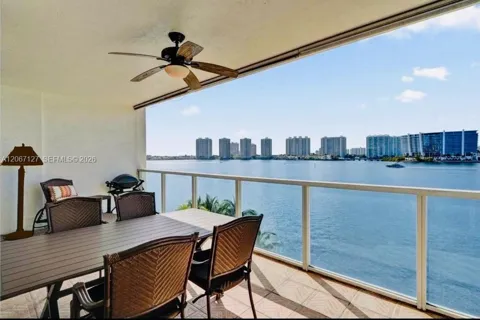 18100 Bay Rd #508