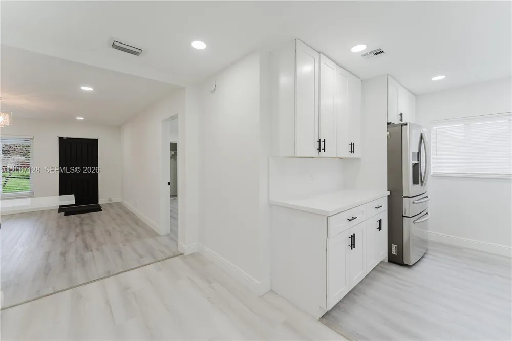 481 NE 51st St Oakland Park, FL 33334