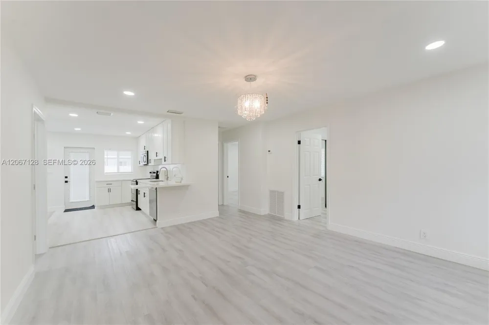 481 NE 51st St Oakland Park, FL 33334