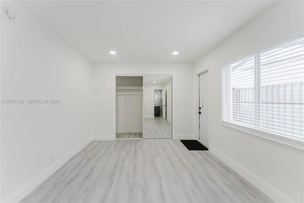 481 NE 51st St Oakland Park, FL 33334