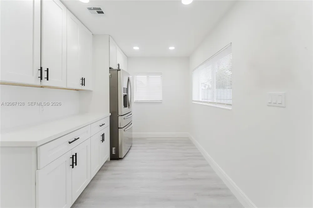 481 NE 51st St Oakland Park, FL 33334