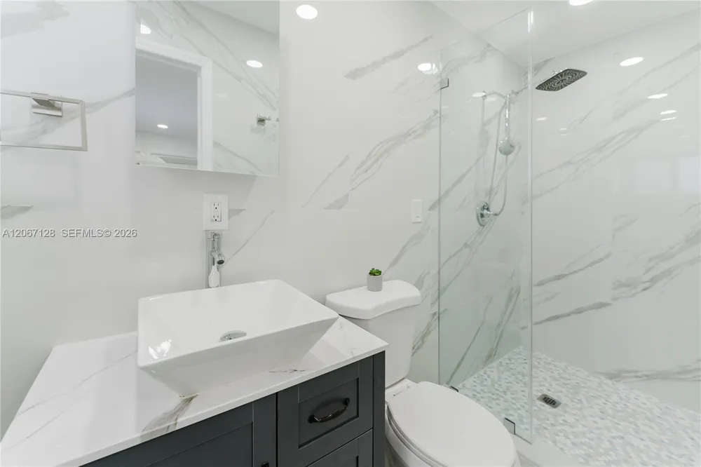 481 NE 51st St Oakland Park, FL 33334