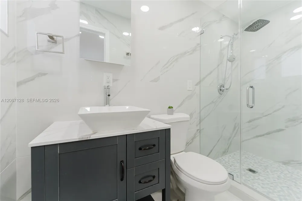 481 NE 51st St Oakland Park, FL 33334