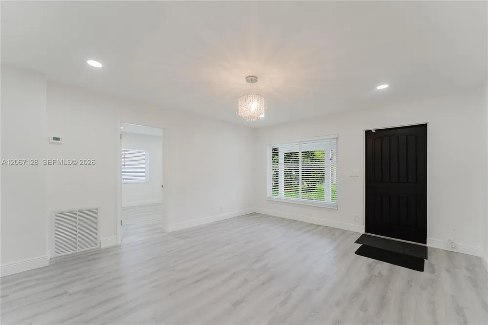 481 NE 51st St Oakland Park, FL 33334