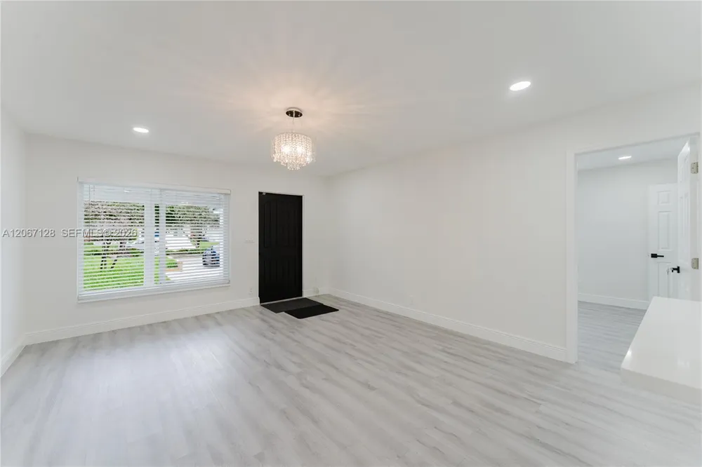 481 NE 51st St Oakland Park, FL 33334