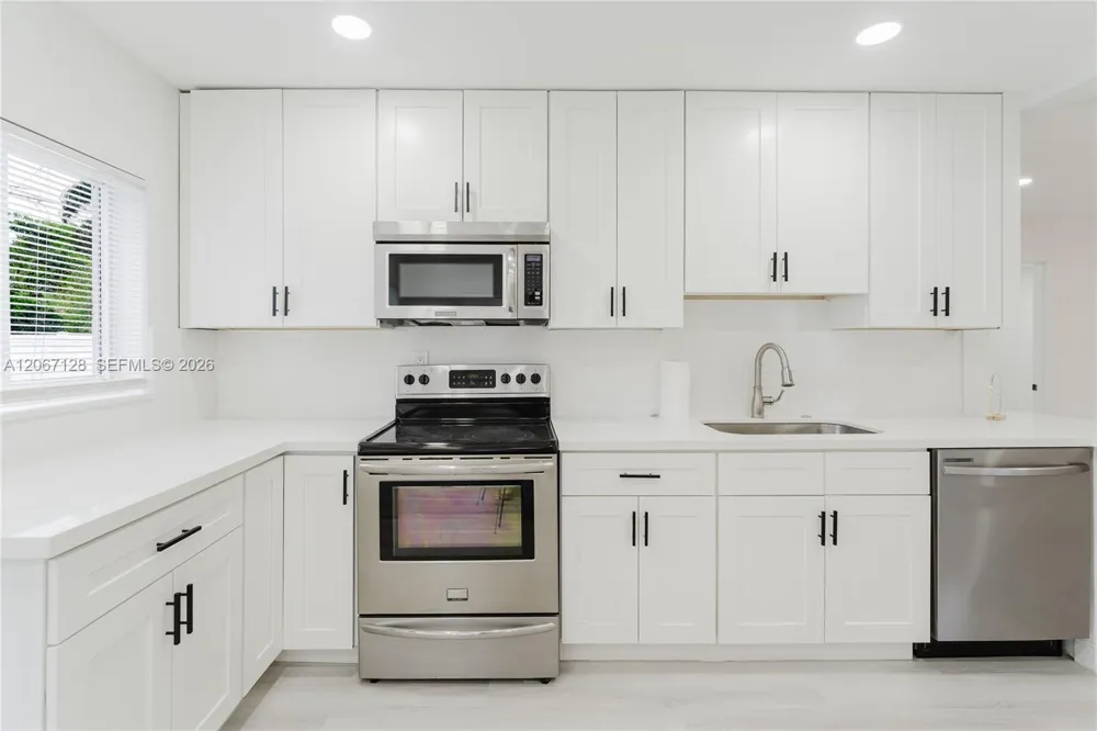 481 NE 51st St Oakland Park, FL 33334