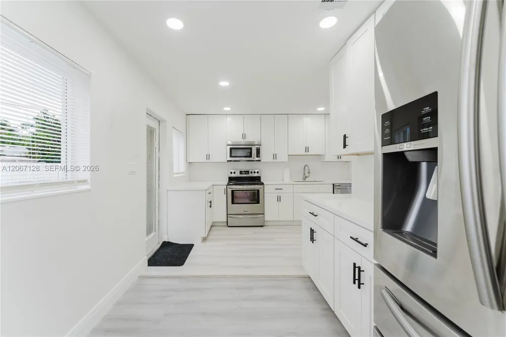481 NE 51st St Oakland Park, FL 33334