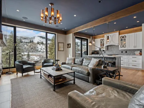 1 Waterfront Way #204