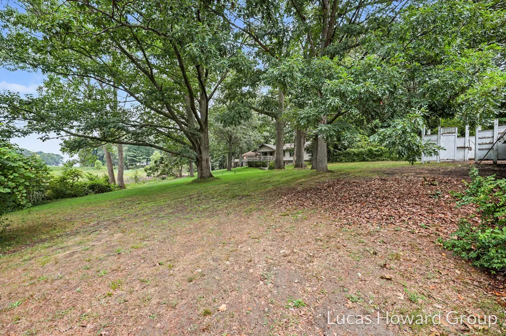 16597 152nd Avenue Spring Lake, MI 49456