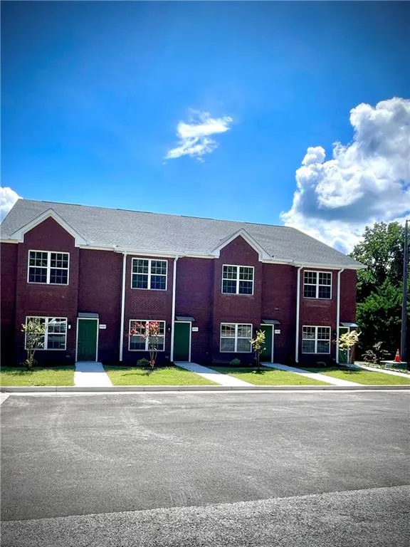 2451 Terrace View Nw Gainesville, GA 30501