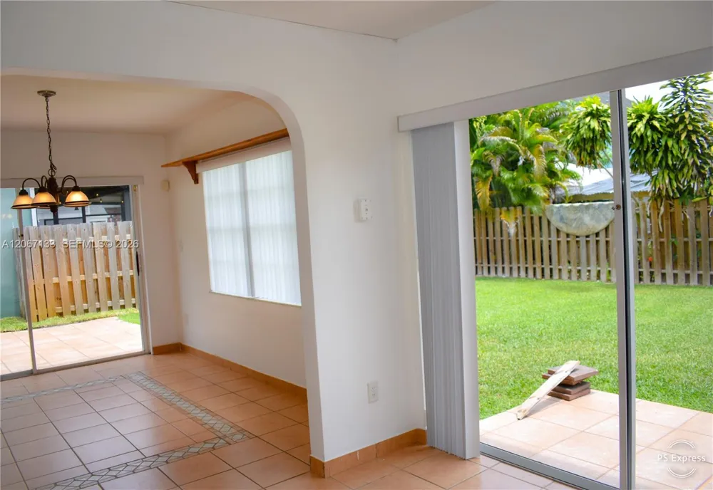11759 SW 117th Pl Miami, FL 33186