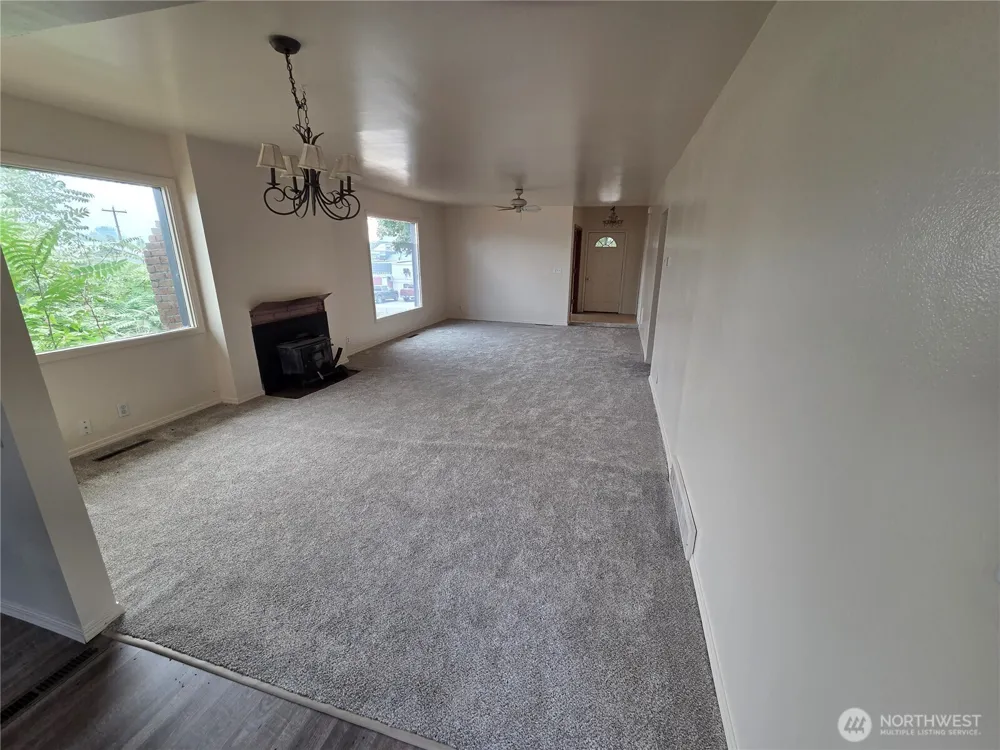 815 16th Avenue Oroville, WA 98844
