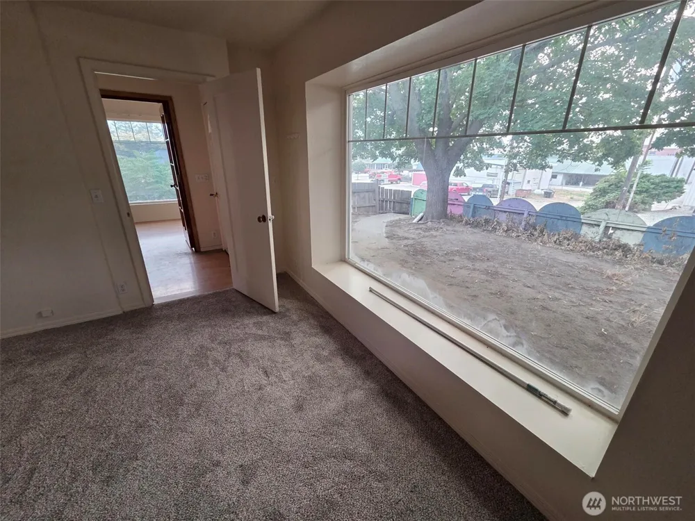 815 16th Avenue Oroville, WA 98844