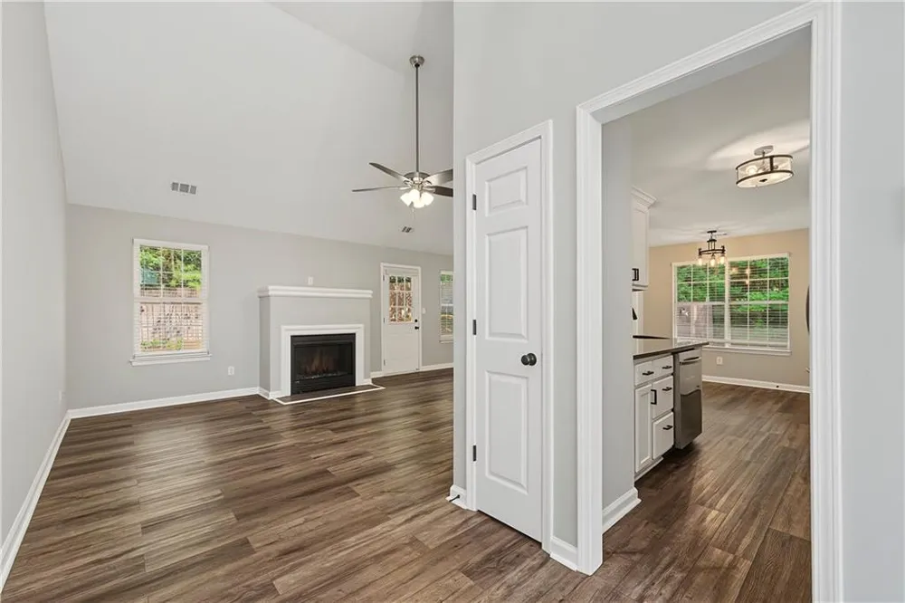 7650 Summit Trail Riverdale, GA 30274